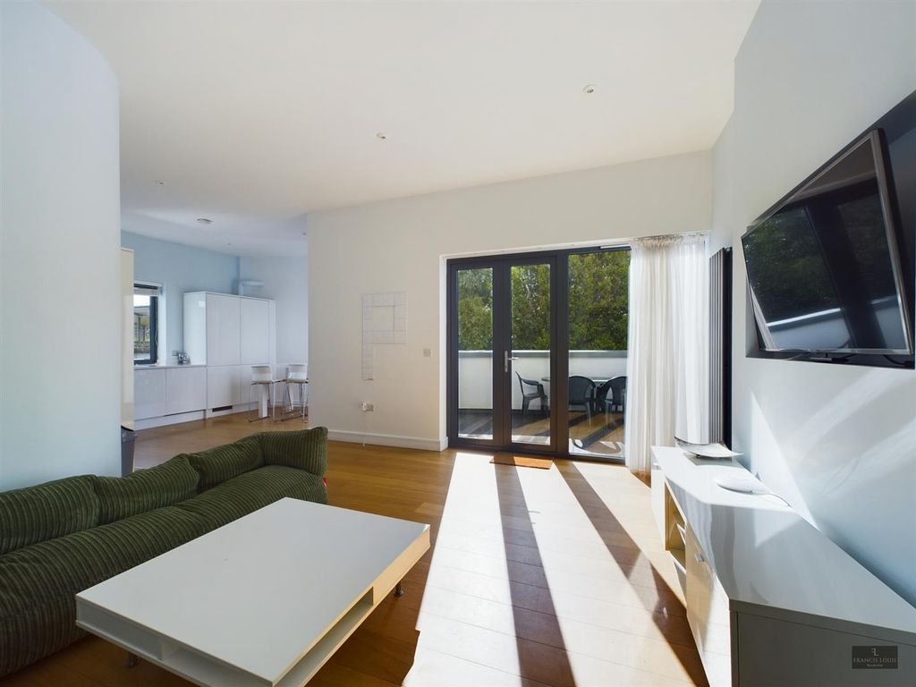 Property photo 2 of 7 Cam01856G0-Pr0141-Still004.Jpg