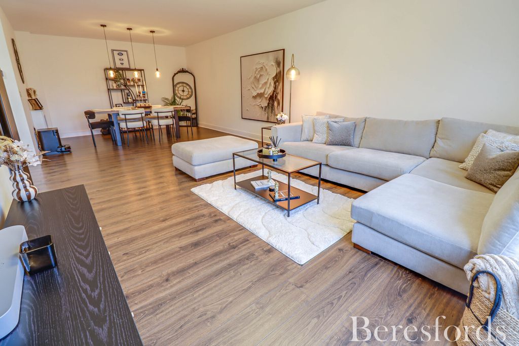 Property photo 3 of 24 Picture No. 17