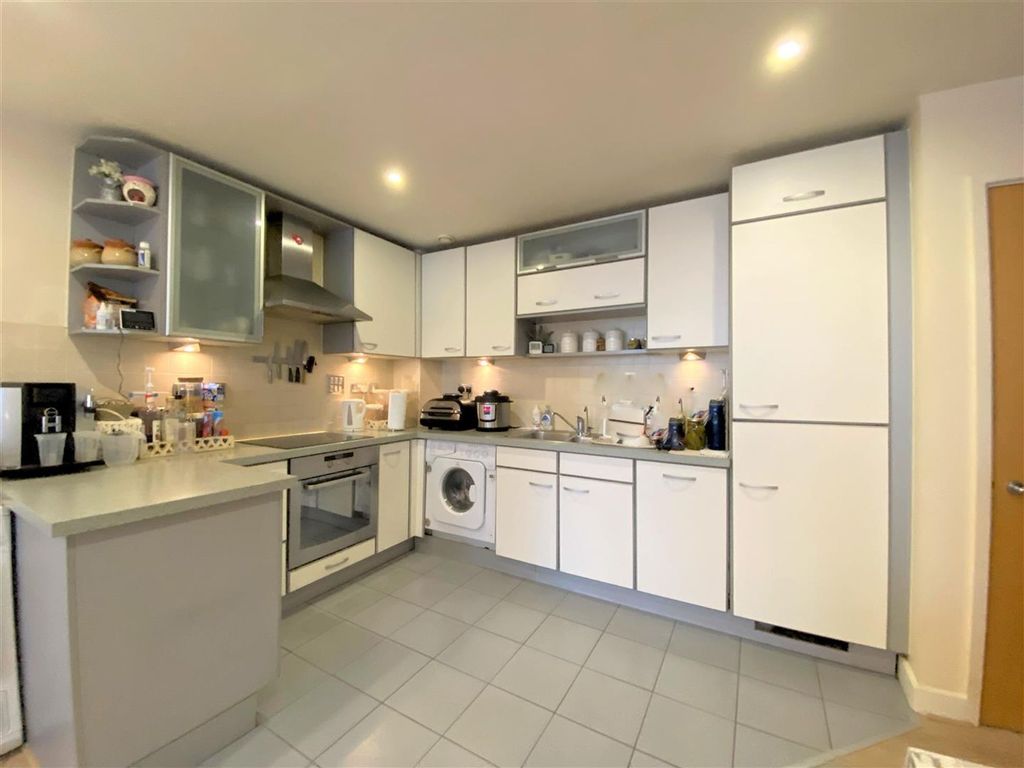 Property photo 3 of 12 Baltic Apartments E16