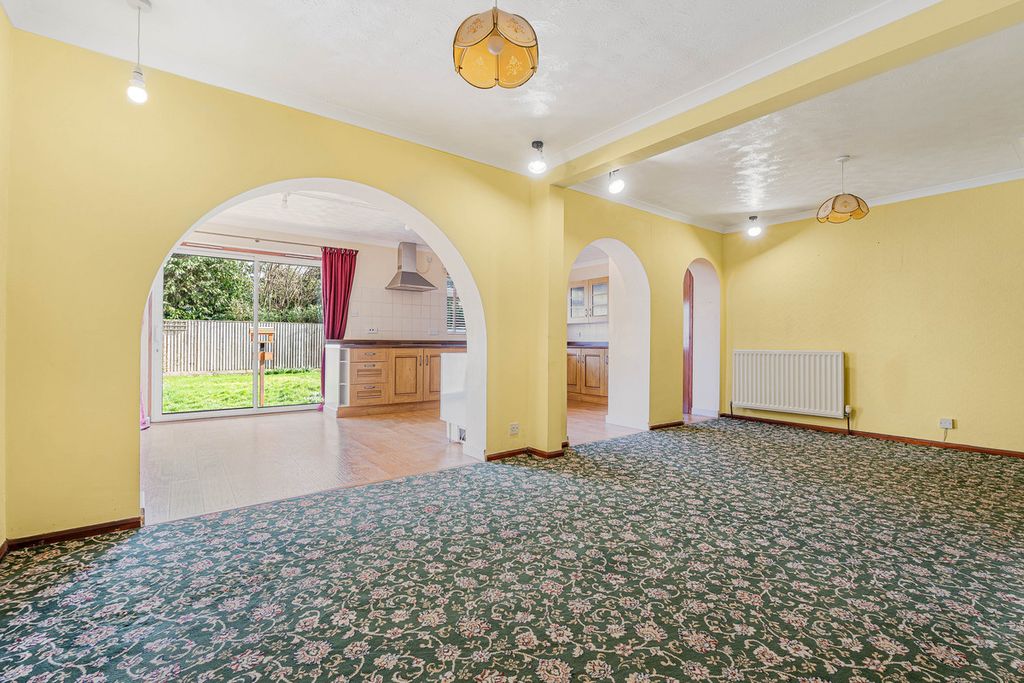 Property photo 3 of 18