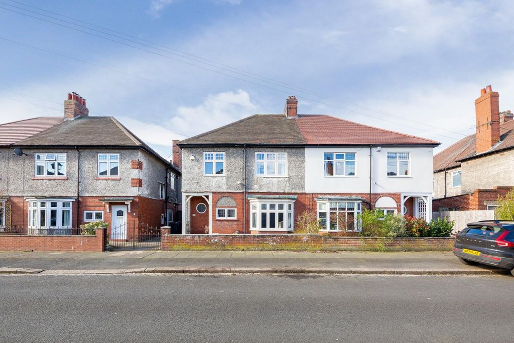 Property photo 1 of 22 External