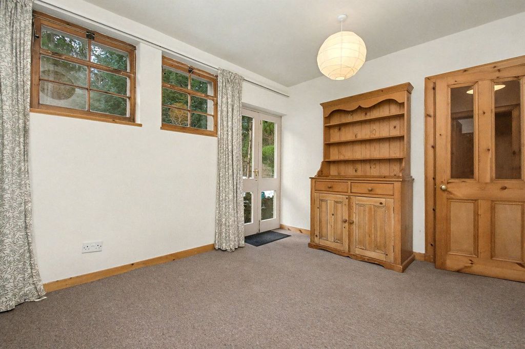 Property photo 3 of 20