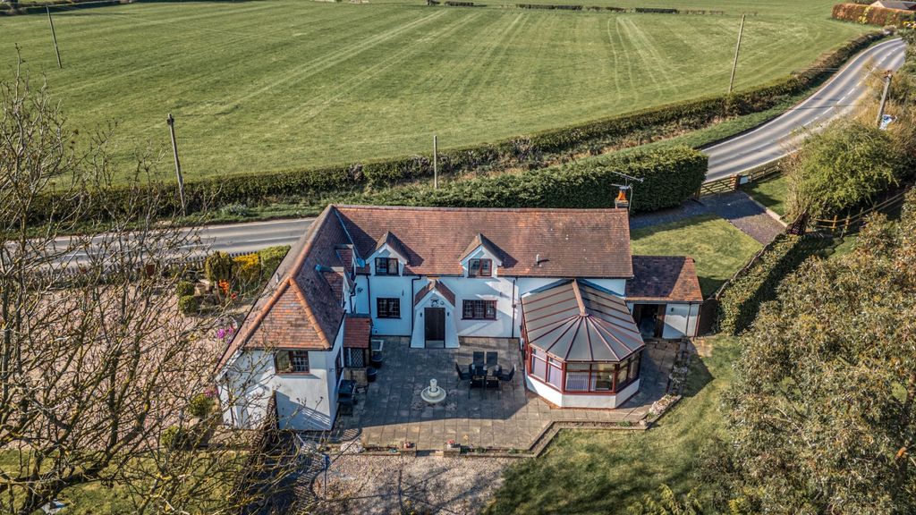 Property photo 3 of 50 4045286