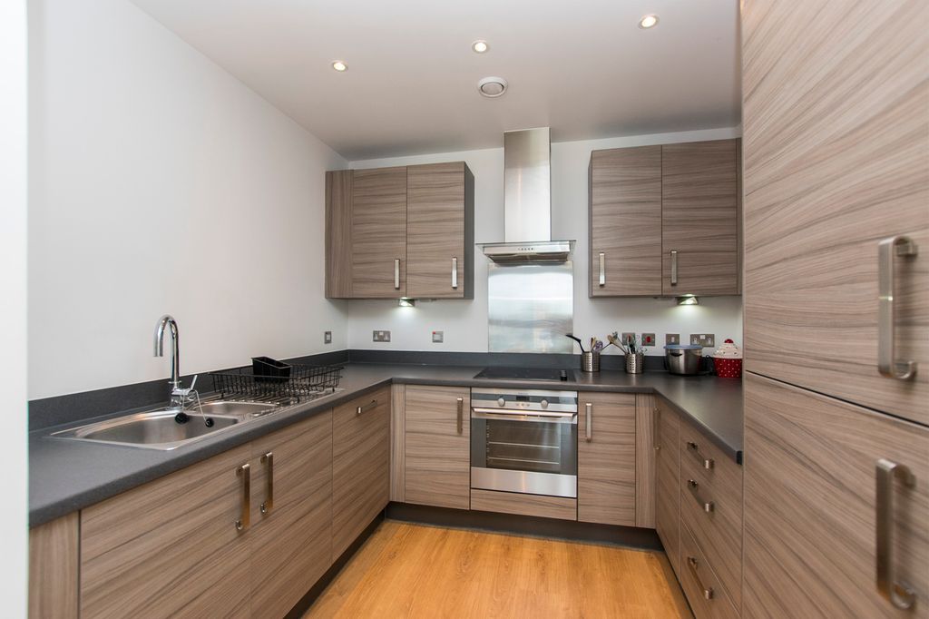 Property photo 2 of 9 Kitchen