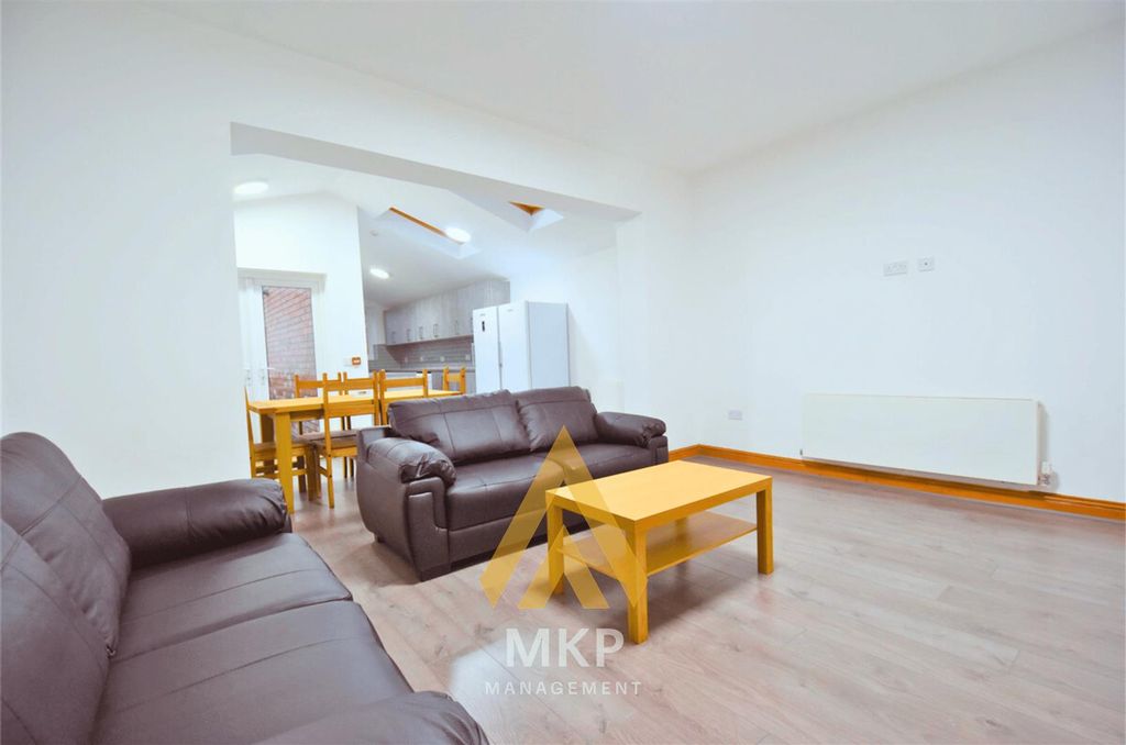 Property photo 2 of 15 4.Png
