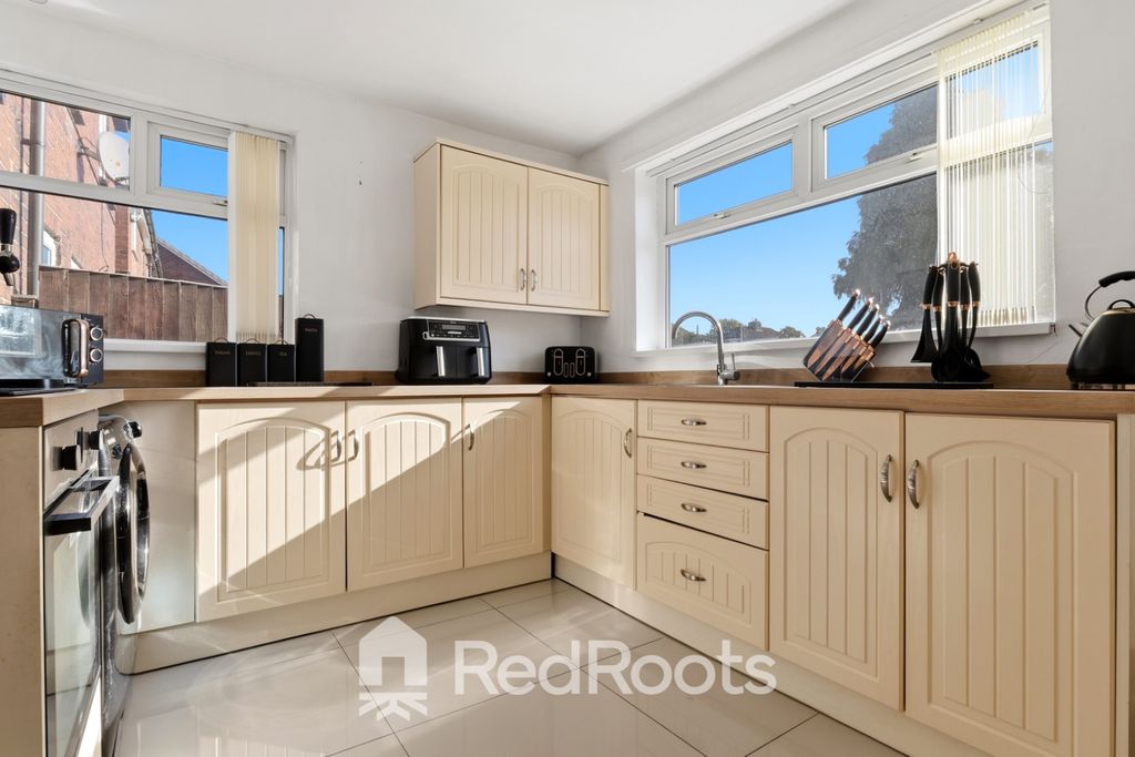 Property photo 2 of 26 5525872