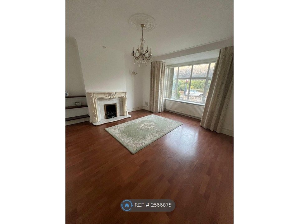 Property photo 1 of 9 Downstairs Bedroom Or Living Room