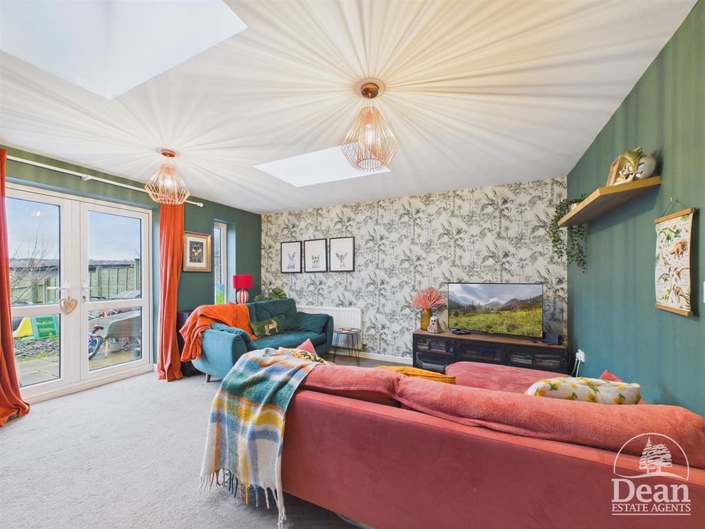 Property photo 2 of 16