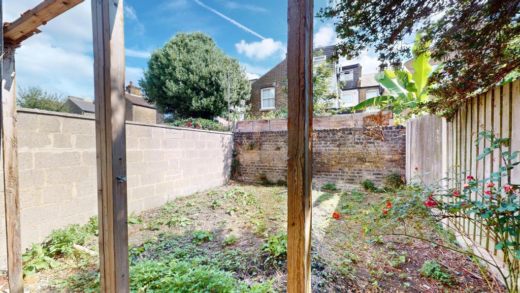 Property photo 3 of 15 Garden