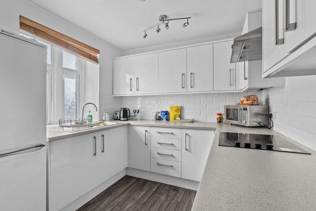 Property photo 1 of 5 0005