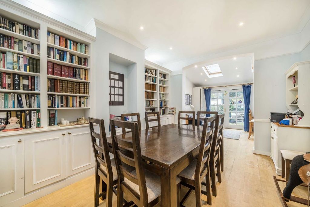 Property photo 3 of 12