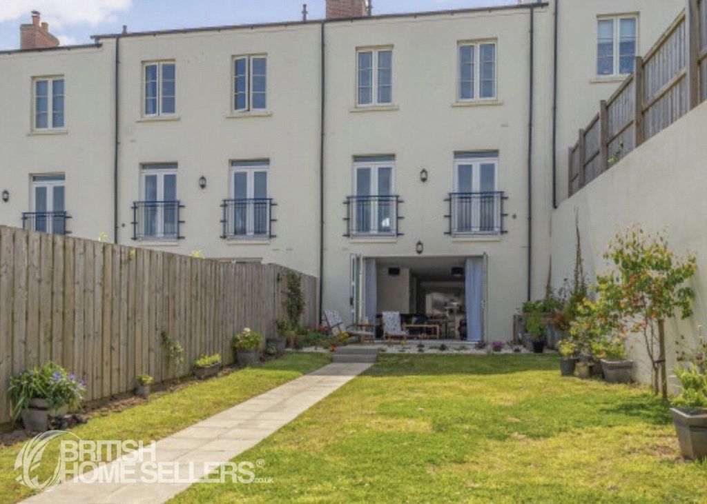 Property photo 1 of 16 Picture No. 03