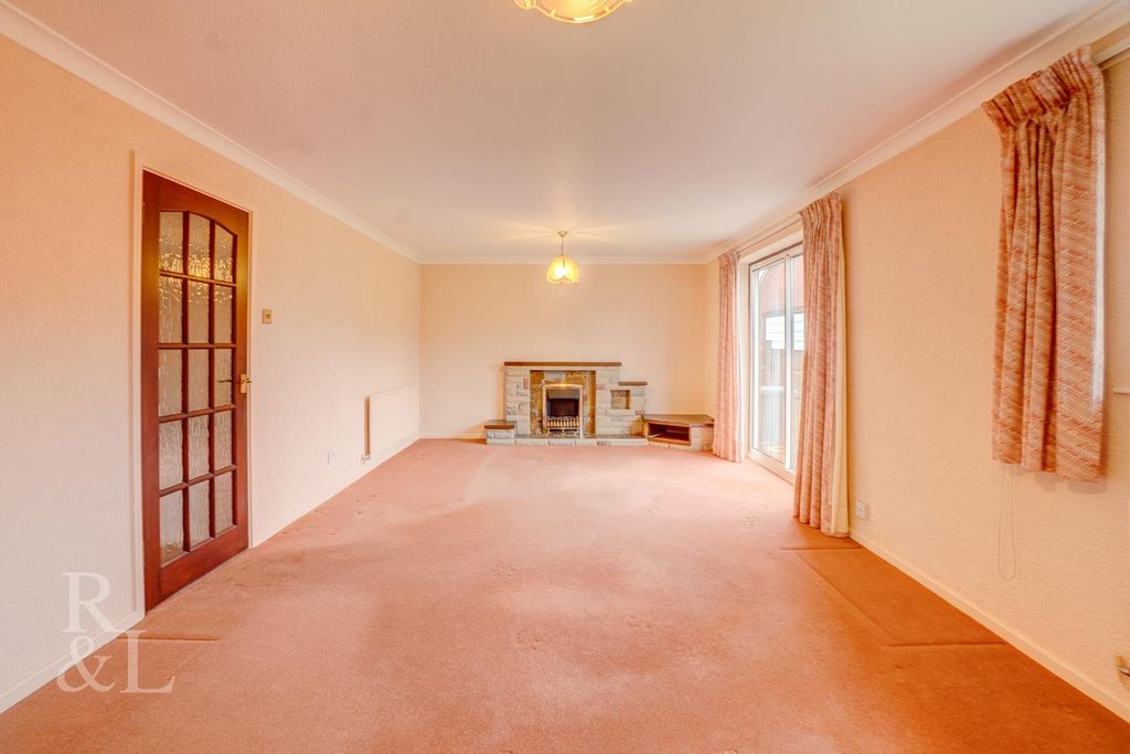 Property photo 2 of 18 Batched (3).Jpg