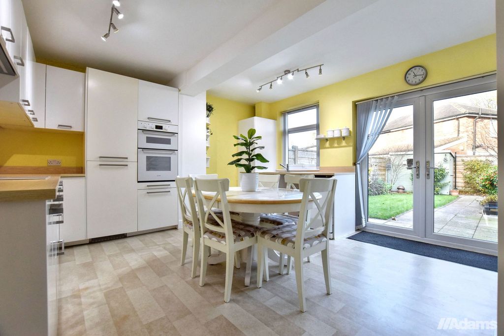 Property photo 2 of 18