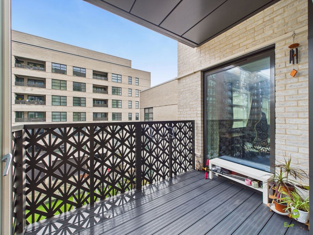 Property photo 3 of 7 Presented By Clinton At Ewemove Bexleyheath And D