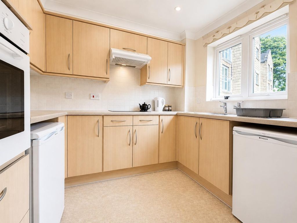 Property photo 1 of 12 Kitchen