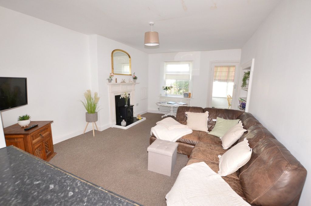 Property photo 3 of 11 3 - Picture No. 28