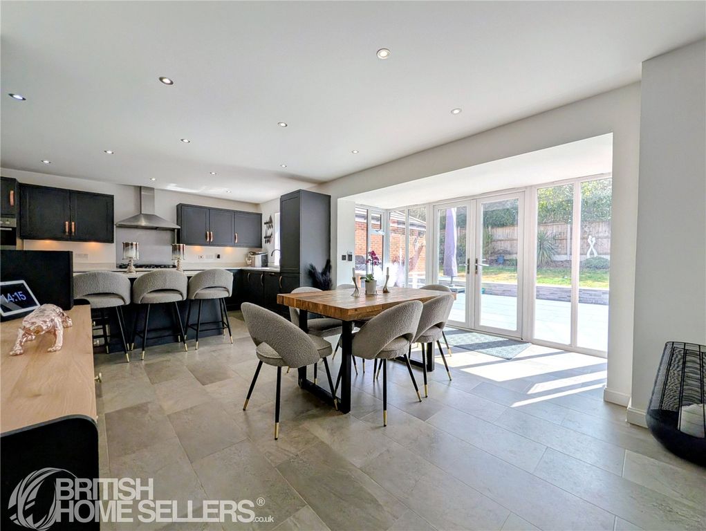 Property photo 2 of 32 Picture No. 22