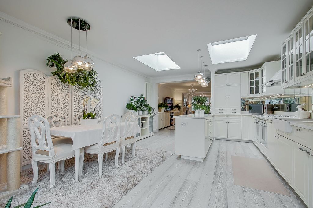 Additional image 5 of 3 bed semi-detached house for saleOakwood Crescent, Greenford UB6
