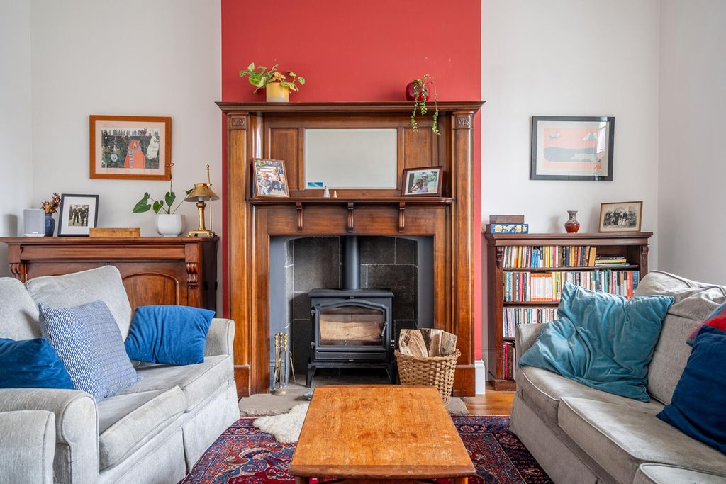 Property photo 2 of 23 Living Room