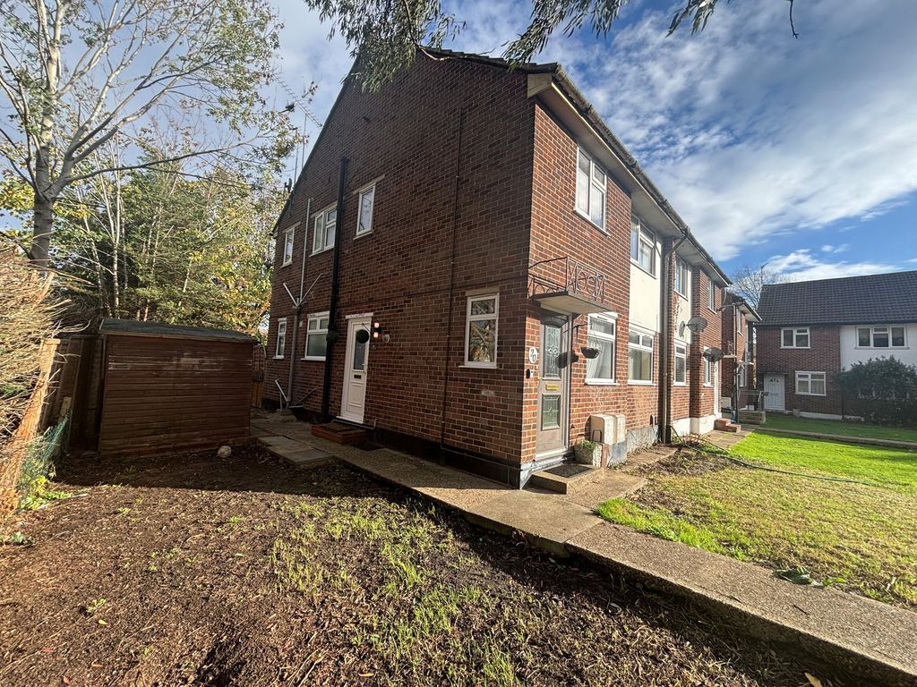 Property photo 1 of 2