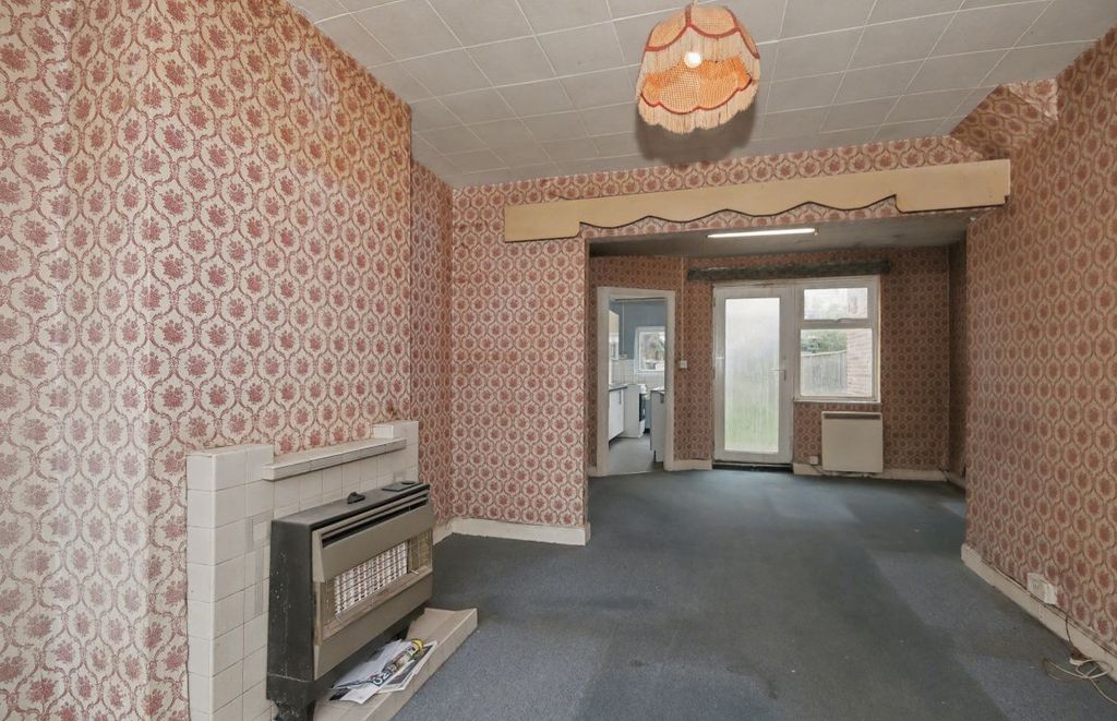 Property photo 2 of 7