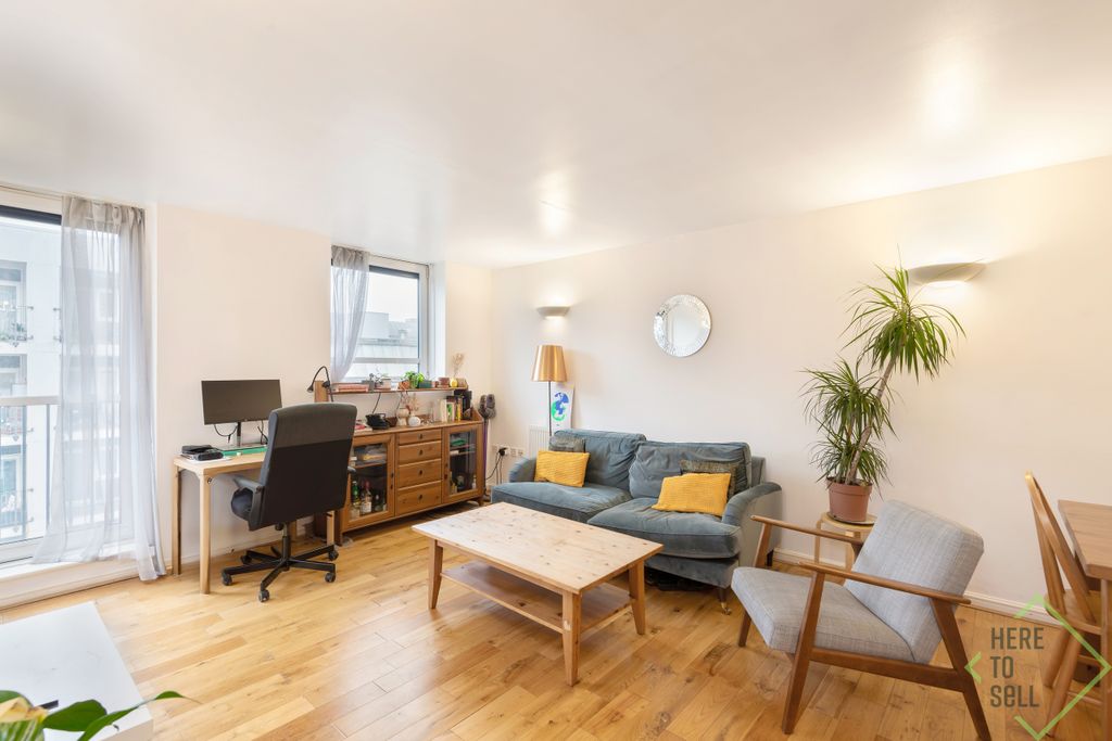 Property photo 2 of 16 Hacon Square Hi-1
