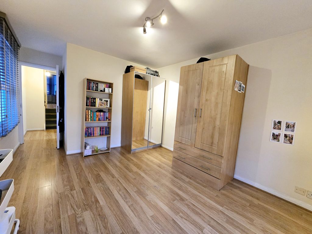 Property photo 2 of 6 Gallery