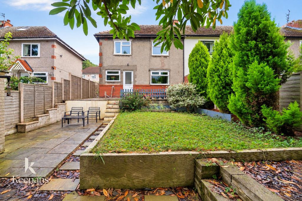 Property photo 2 of 27