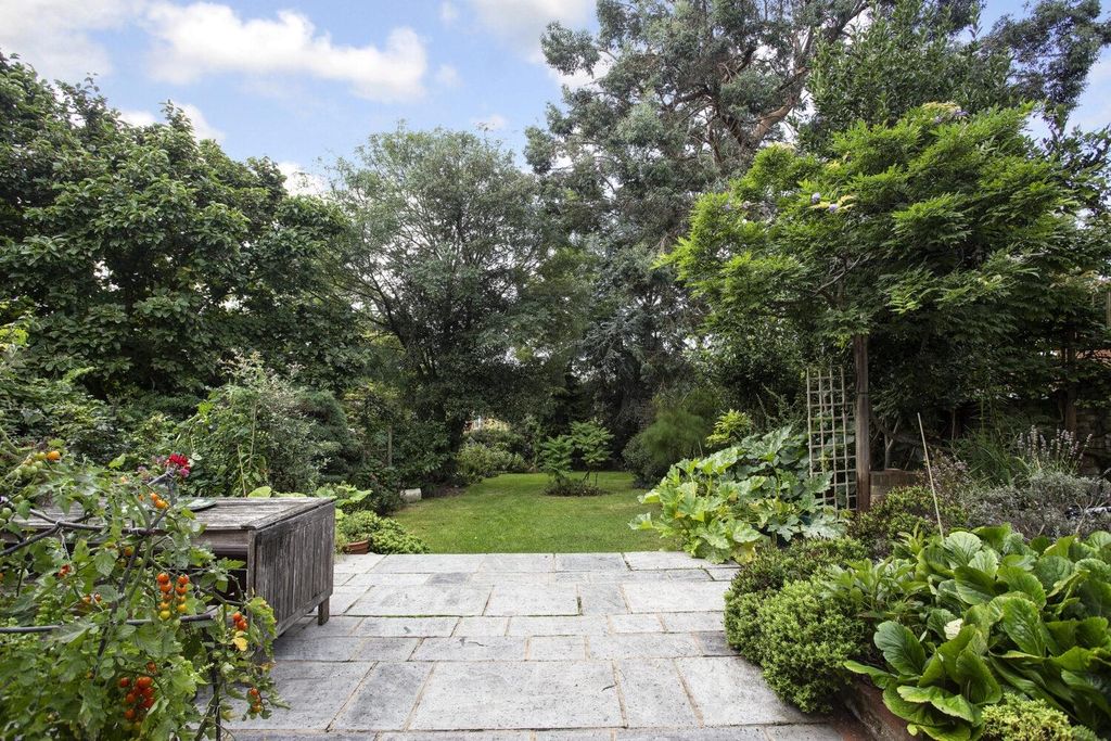 Property photo 3 of 11