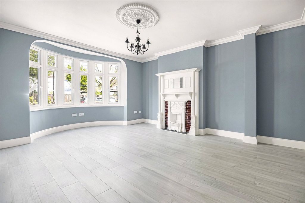 Property photo 3 of 23 Picture No. 04