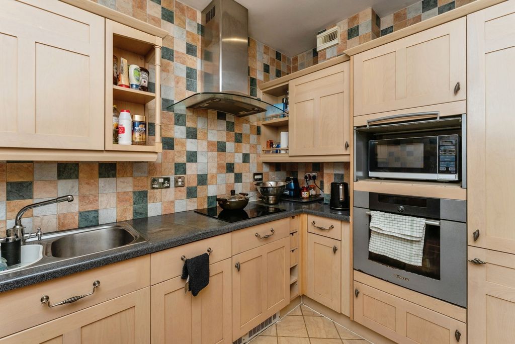 Property photo 3 of 17 Pbox-Img.Jpg