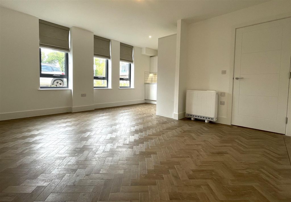 Property photo 3 of 5 Image00087.Jpeg