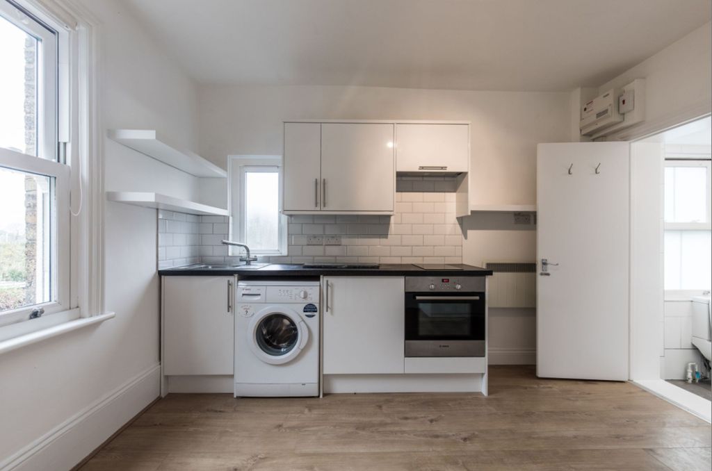 Property photo 1 of 10 Kitchen (Example)