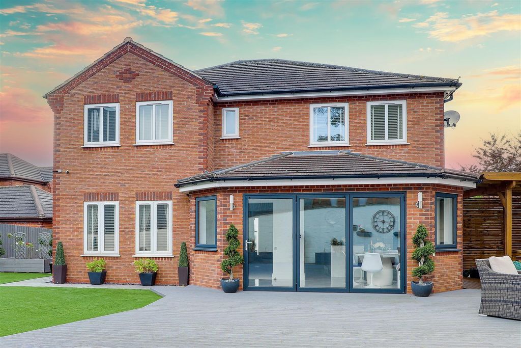 Property photo 3 of 39 18.Jpg