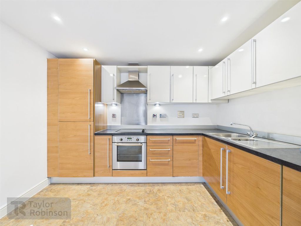 Property photo 2 of 8 Cam02600G0-Pr0600-Still006.Jpg