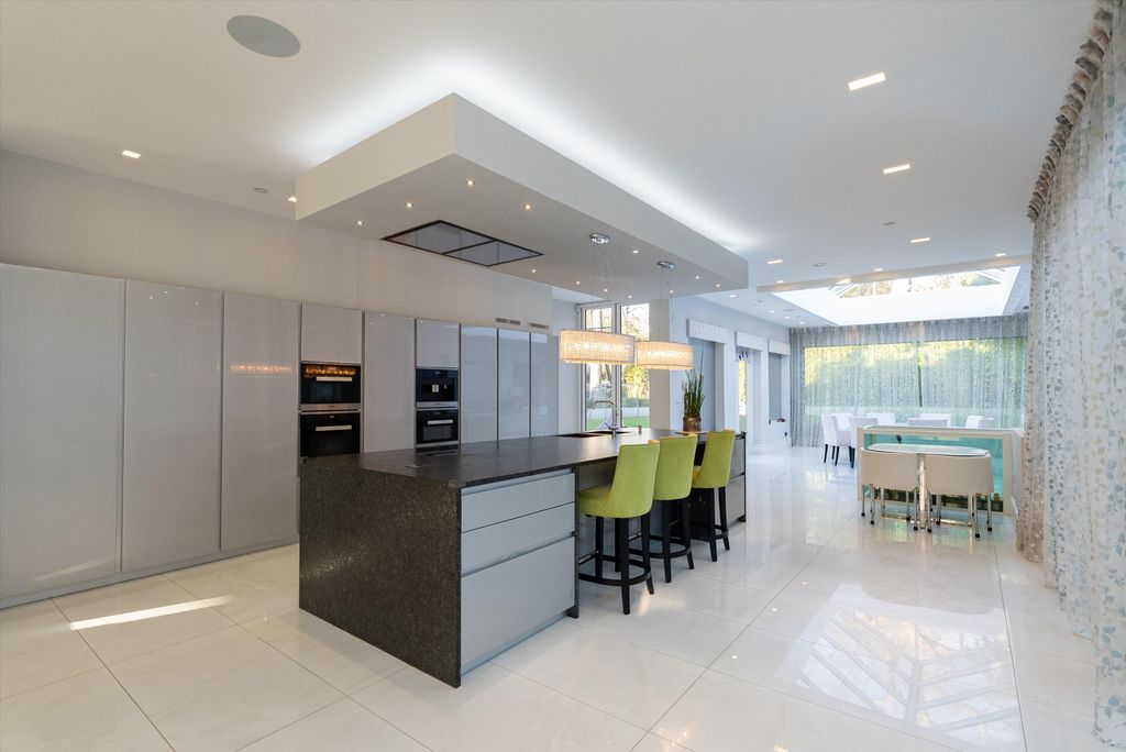 Property photo 3 of 39 Image