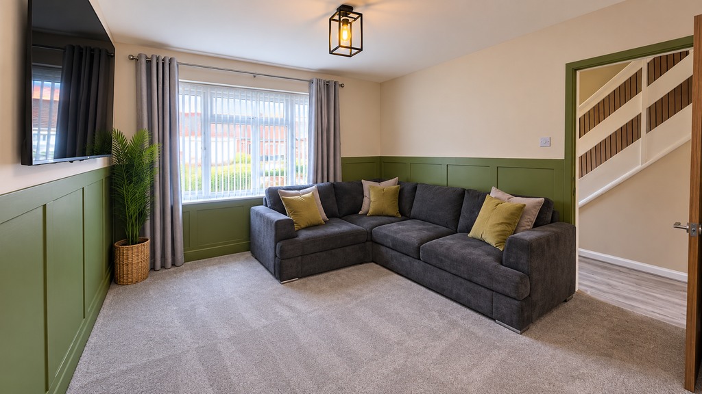 Property photo 2 of 11 Lounge