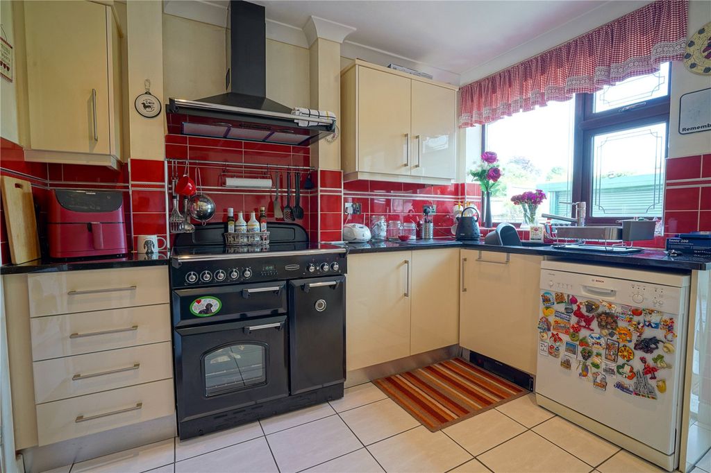 Property photo 3 of 23 Picture No. 08