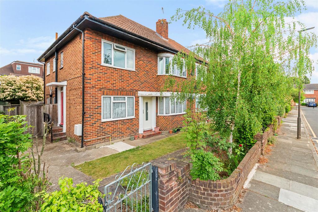Property photo 1 of 10 External