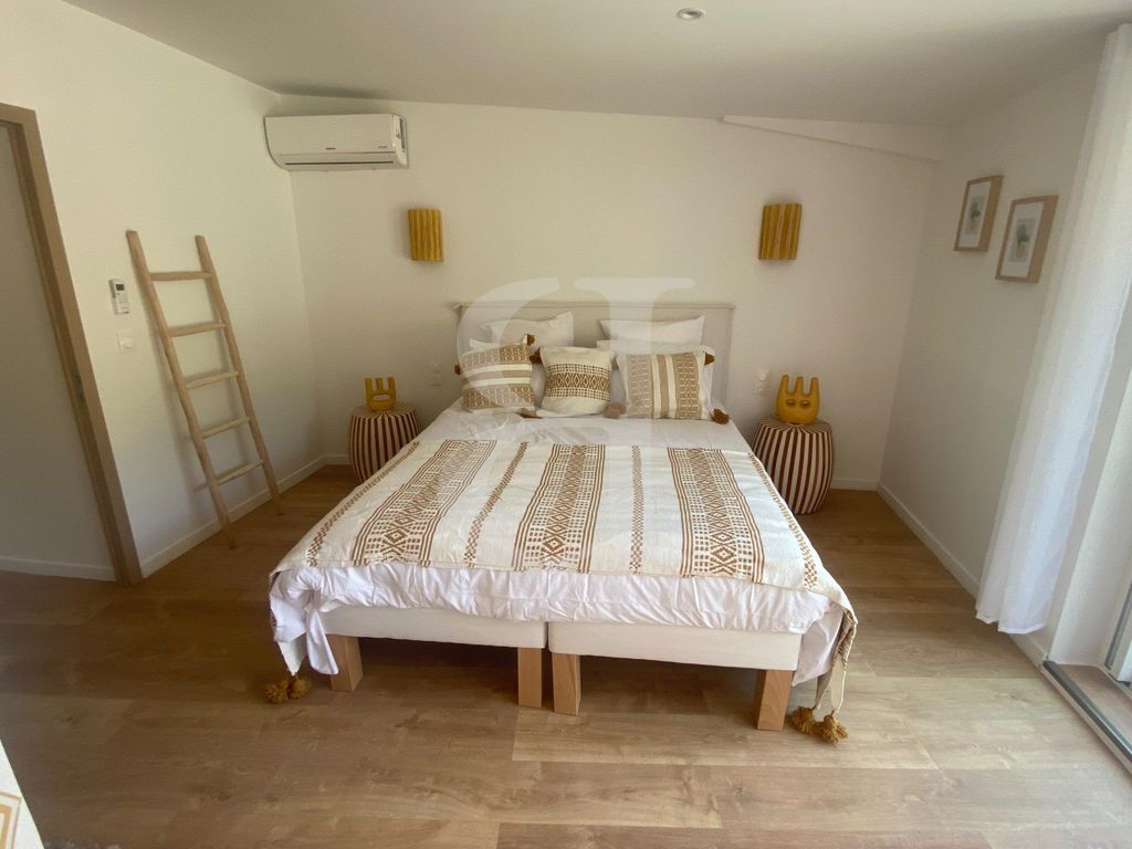 Property photo 3 of 45