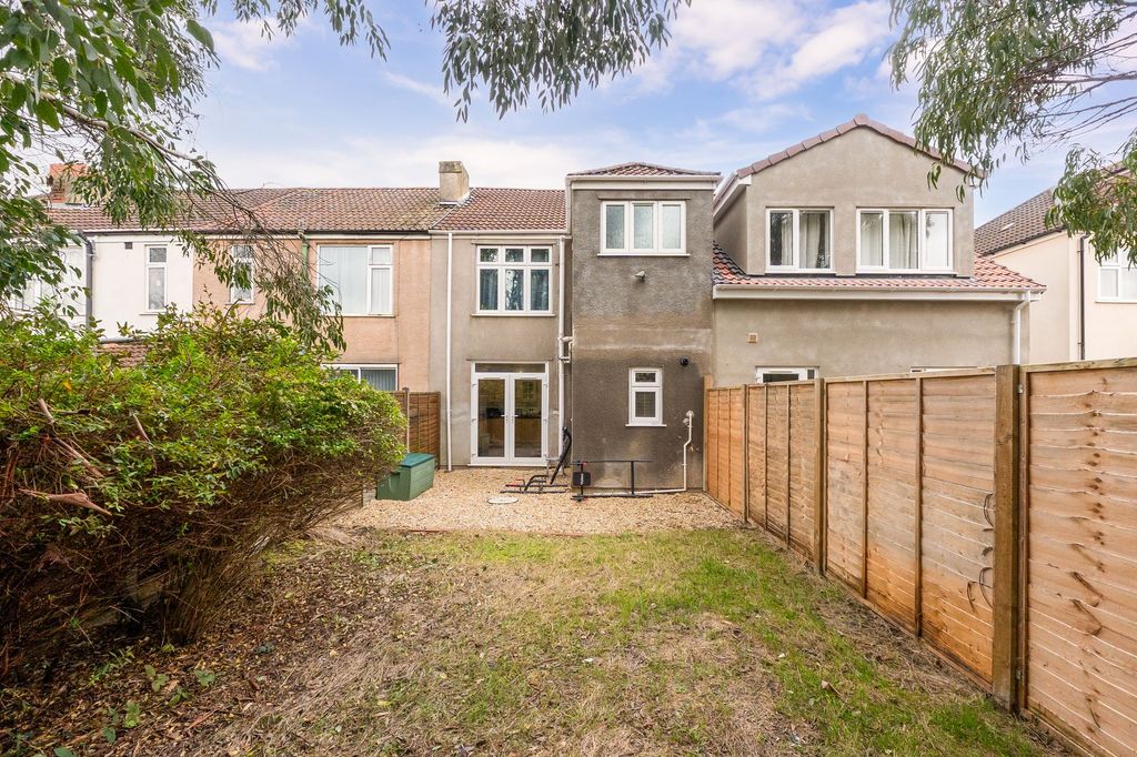 Property photo 3 of 21