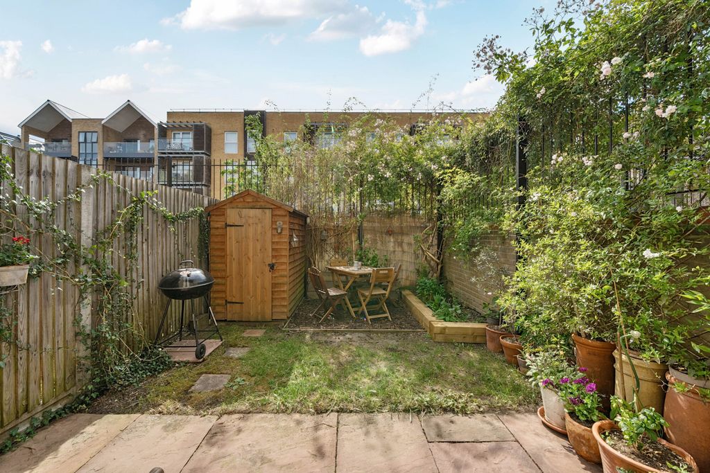 Property photo 2 of 20 Garden