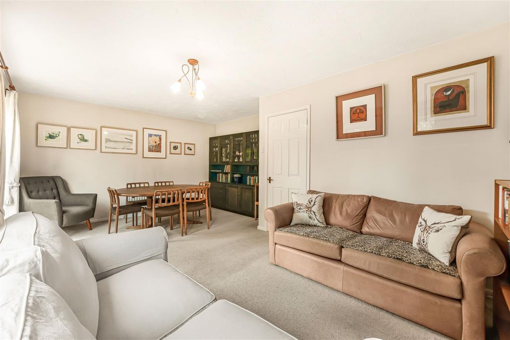 Property photo 3 of 19 71_66366.Jpg