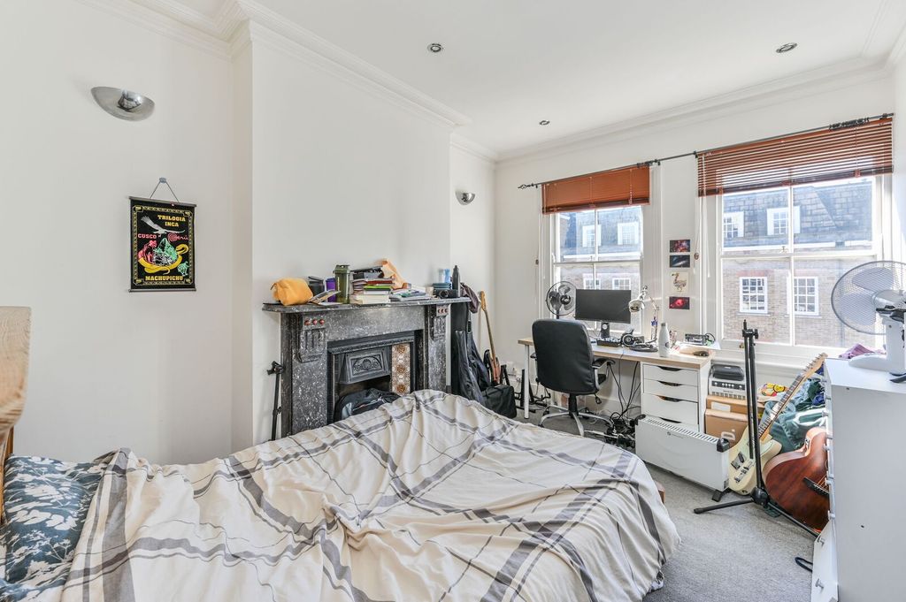 Property photo 3 of 11