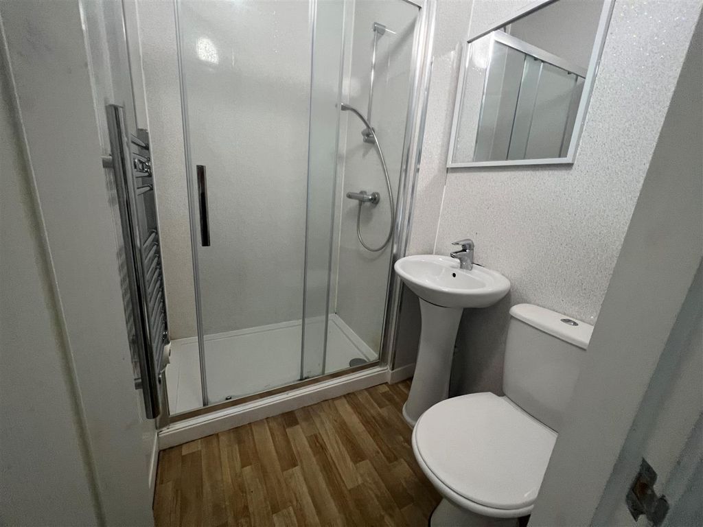 Property photo 3 of 11 121 Cranbrook 4.Jpg