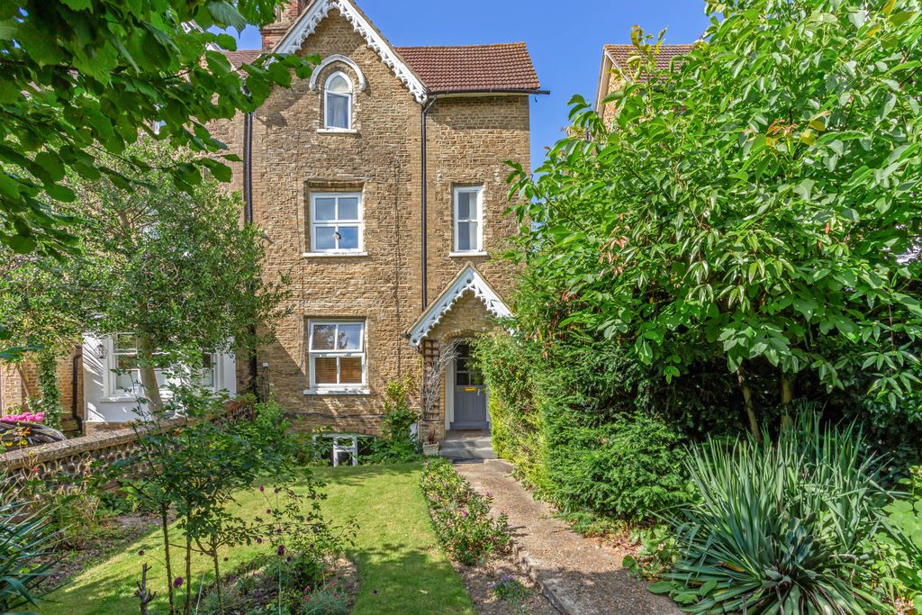 Property photo 1 of 12