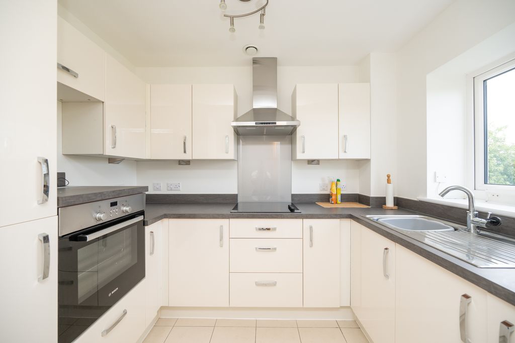 Property photo 2 of 12 Kitchen