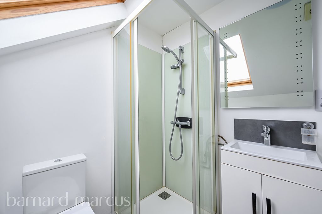 Property photo 3 of 7 Bathroom