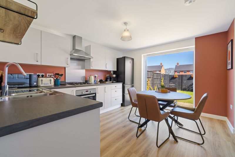 Property photo 1 of 15 Photo 5